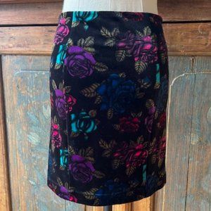 Black stretch velvet roses mini skirt